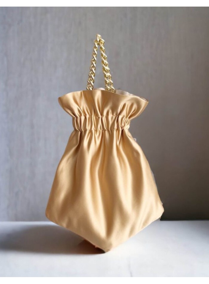 Smooth party bag with short braided golden chain
