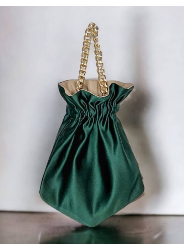Smooth party bag with short braided golden chain