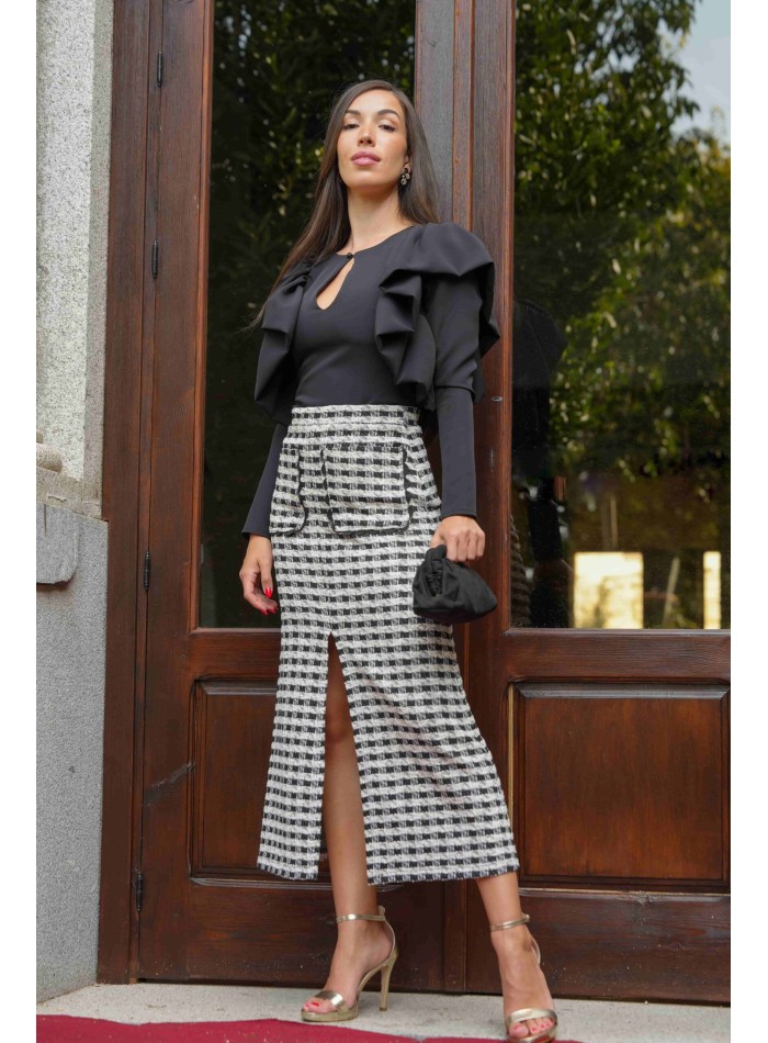 Falda midi chanel crudo y negro con abertura y bolsillos