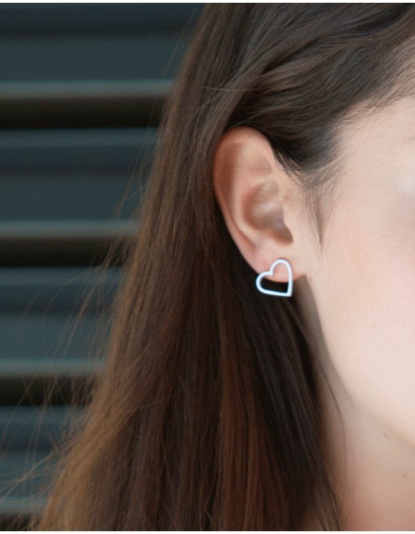 Heart-shaped earrings in silver 2