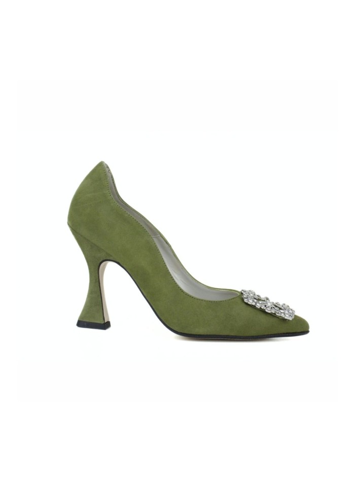 Suede heeled shoes with shiny brooch