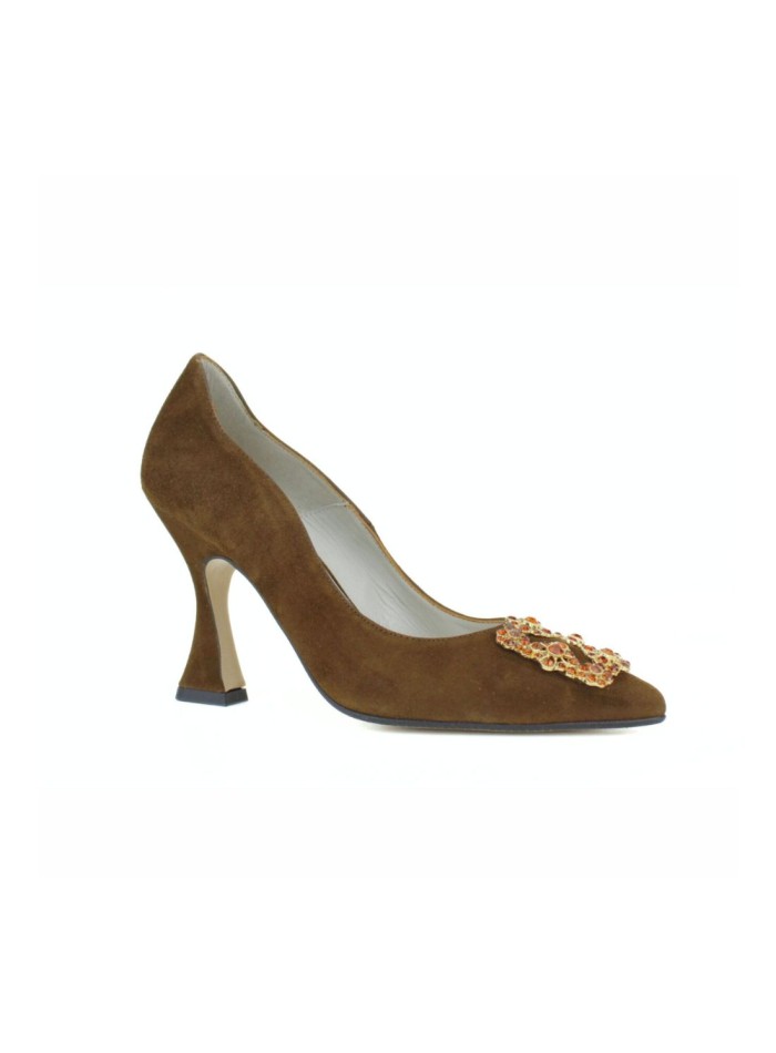 Suede heeled shoes with shiny brooch