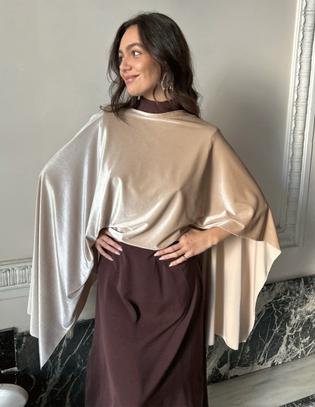 Capa de terciopelo fino multiposición para invitada beige Capa de terciopelo fino multiposición para invitada beige