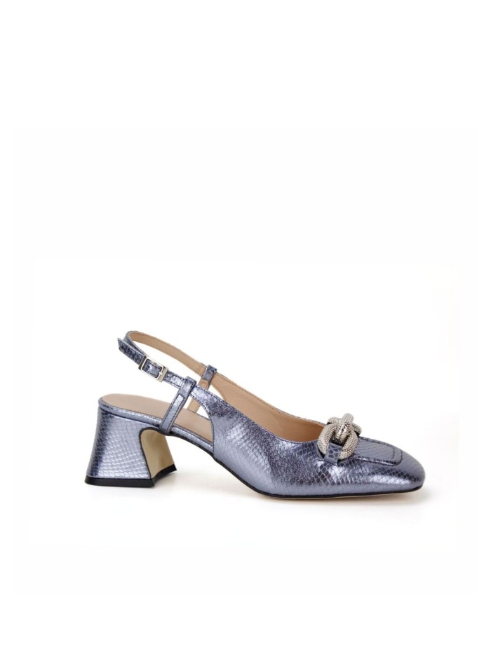 Heeled shoe with metallic texture with wide heel