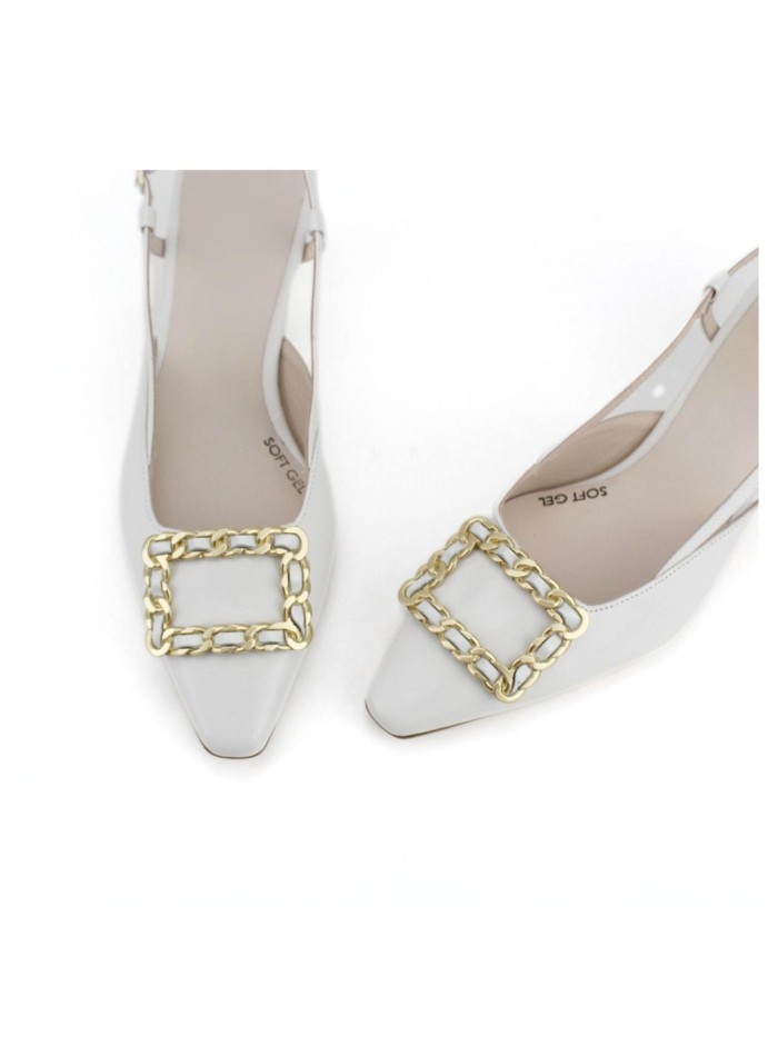 Heeled heeled white shoe with rhinestones detail