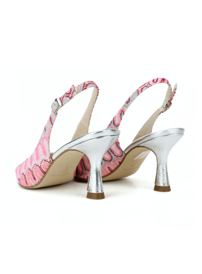 Chaussure à talon en tissu imprimé et talon métallisé