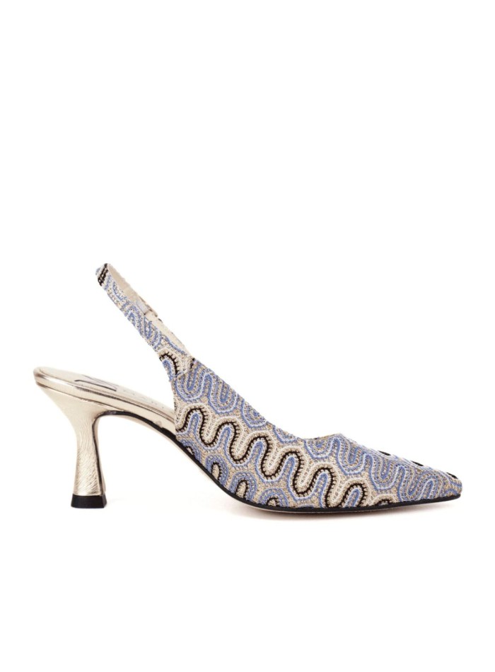 Heeled shoe with printed fabric and metallic heel