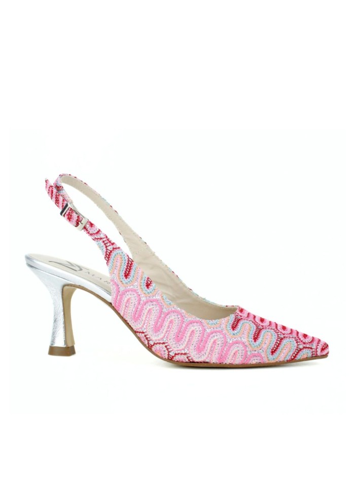 Heeled shoe with printed fabric and metallic heel