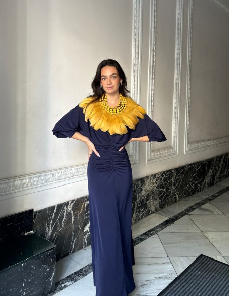 Collar de plumas naturales de marabú