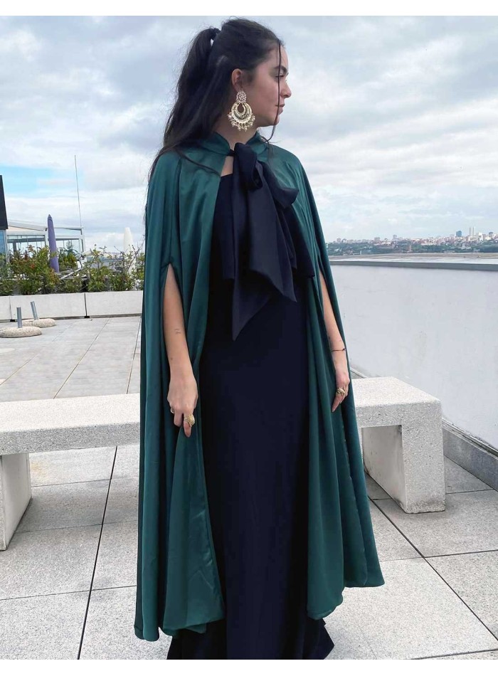 Reversible long event cape with loop