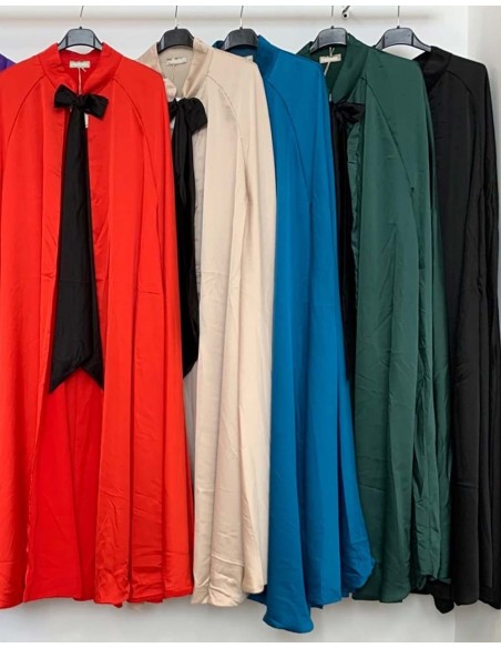 Reversible long event cape with loop