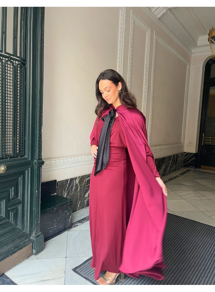 Reversible long event cape with loop