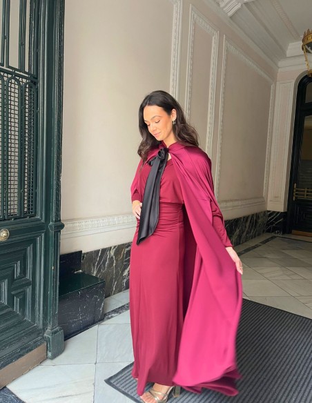 Reversible long event cape with loop