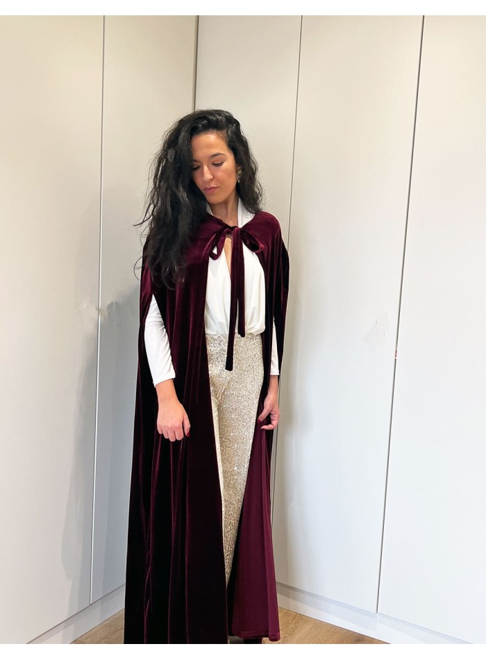 Long velvet guest cape with lace bow