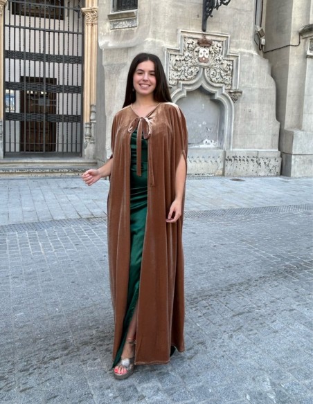 Long velvet guest cape with lace bow