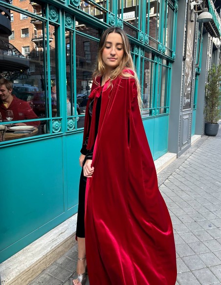 Long velvet guest cape with lace bow