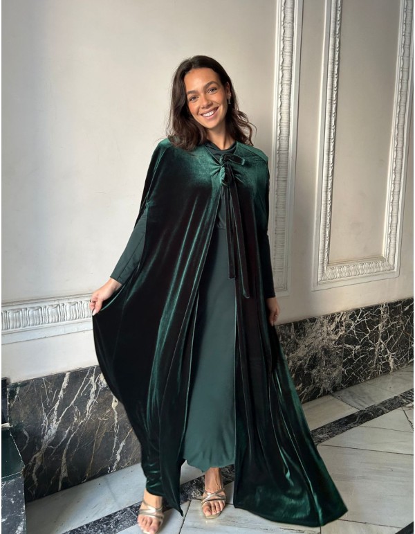 Long velvet guest cape with lace bow