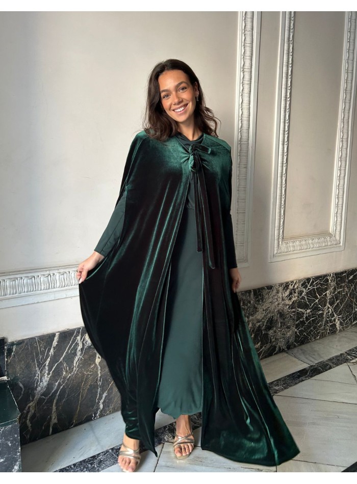 Long velvet guest cape with lace bow