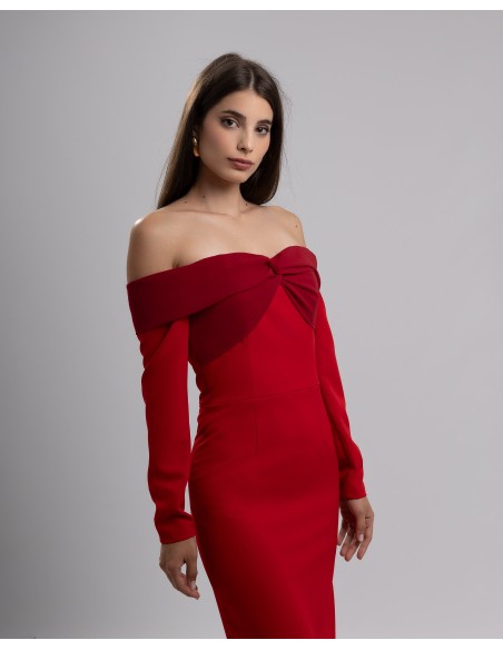 Robe de soirée midi avec encolure bardot et manches longues
