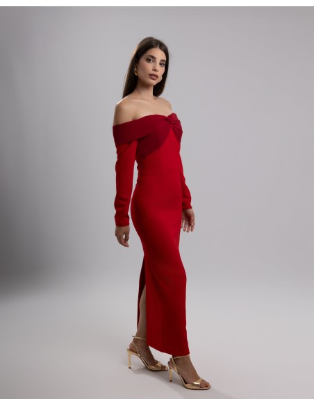 Robe de soirée midi avec encolure bardot et manches longues