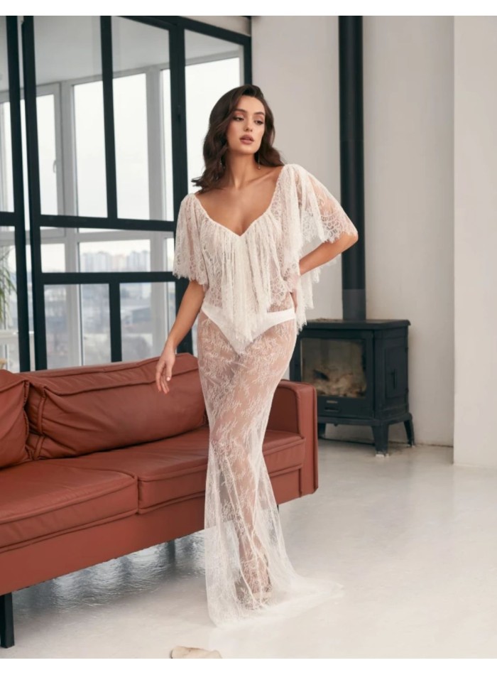 Camisón de novia marfil de encaje con escote...