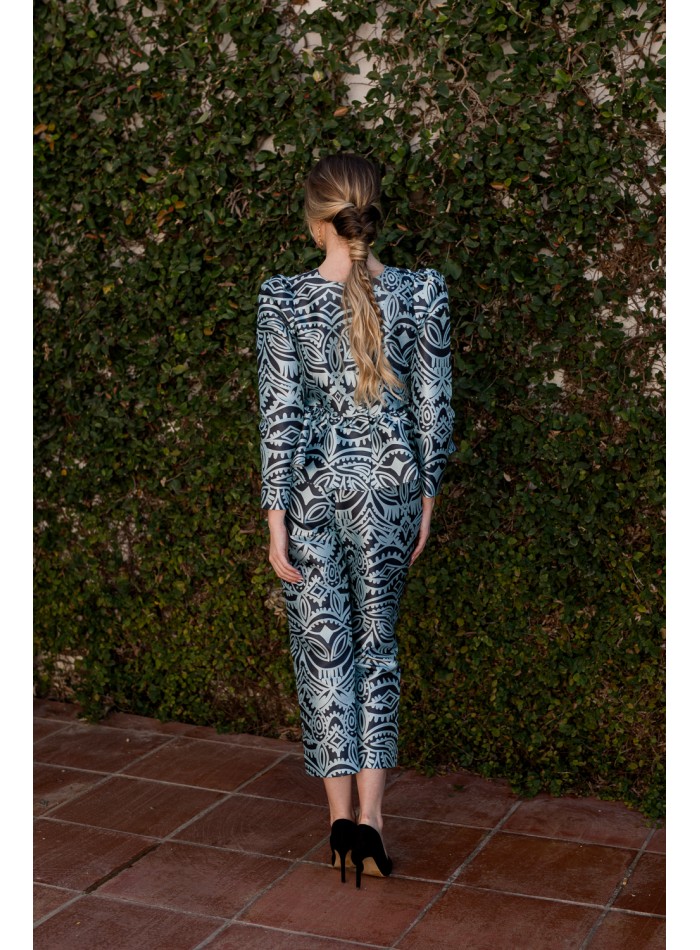 Blusa de fiesta con volante peplum estampado azul