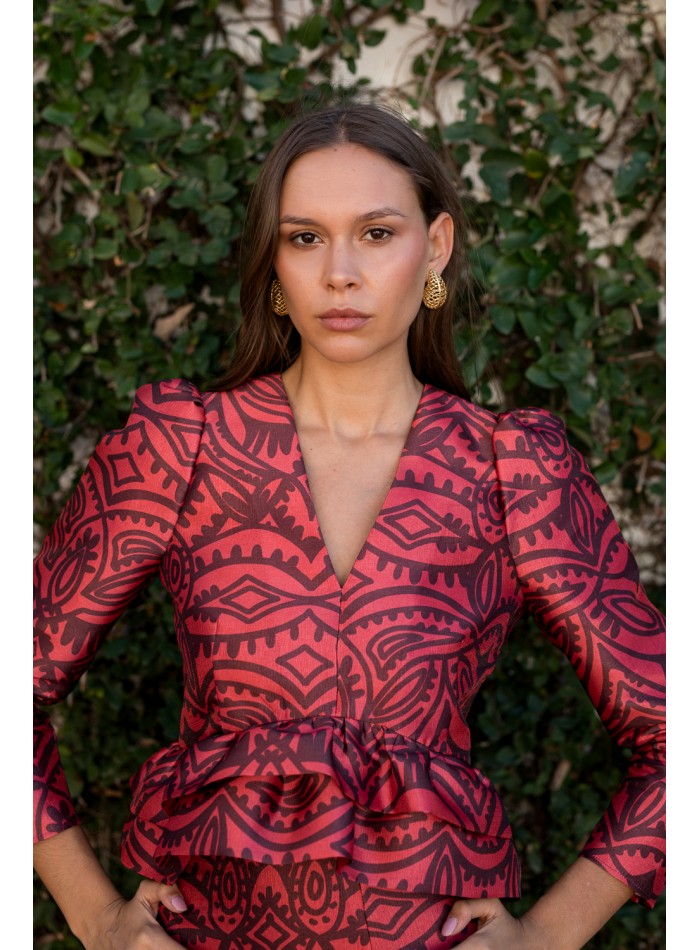 Blusa estampado rojo y burdeos con manga...