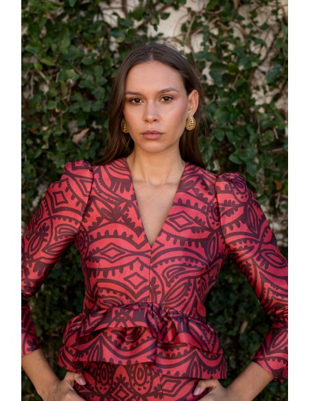 Blusa estampado rojo y burdeos con manga abullonada