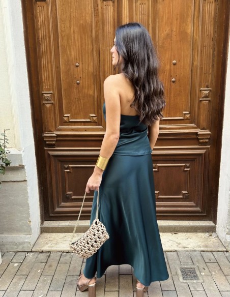 Top de invitada satinado con cuello halter