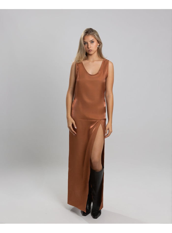 Satin midi dress with neckline and maxi opening