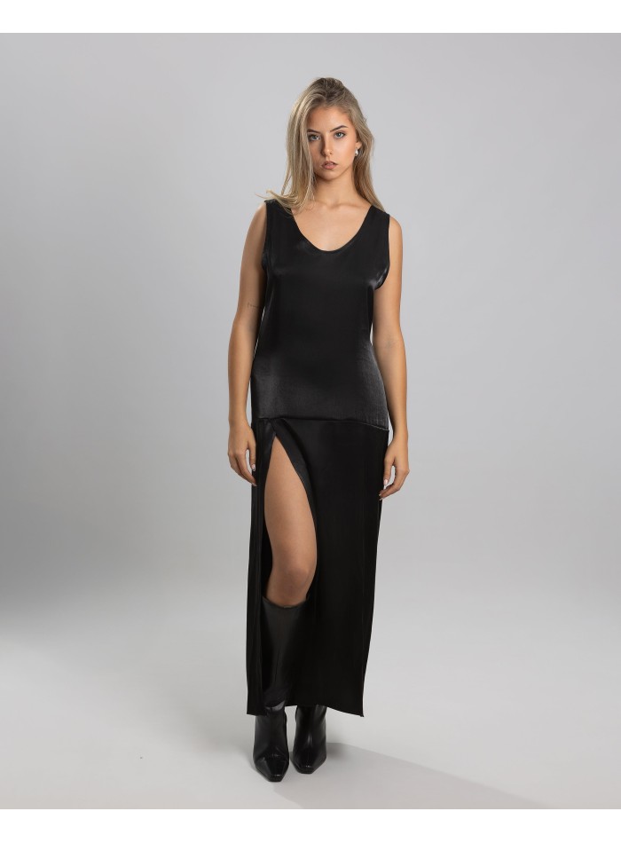 Satin midi dress with neckline and maxi opening