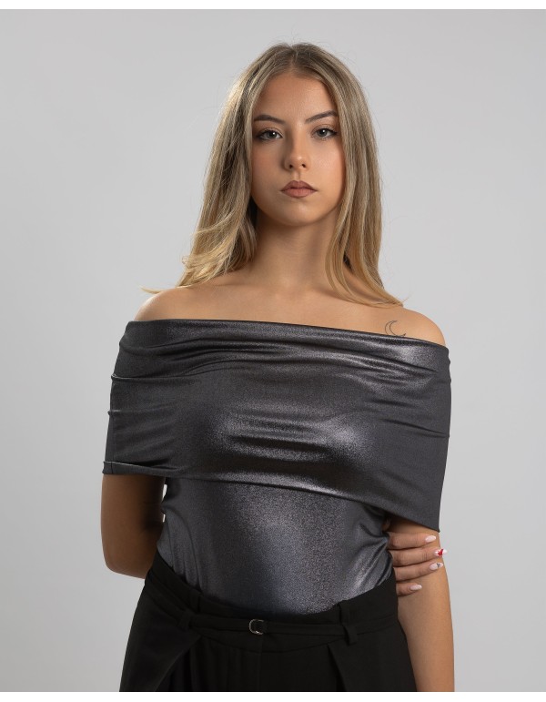 Top de brillo con escote bardot