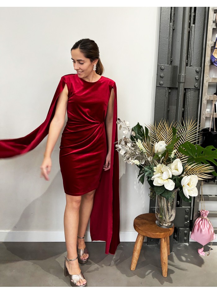 Short velvet dress with cape sleeves