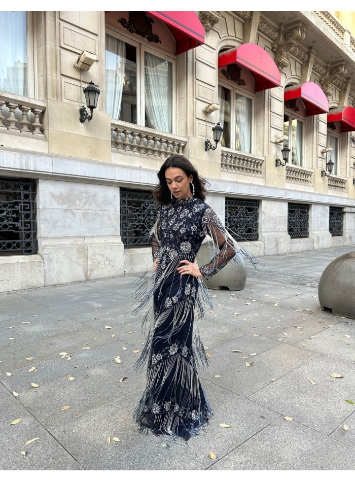 Long dress with rhinestones and bangs in silver for guest