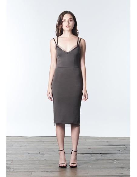 Vestido cóctel minimalista ajustado con tirantes dobles