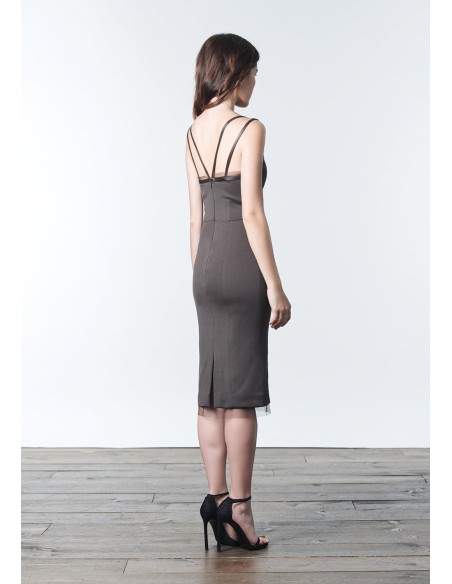 Vestido cóctel minimalista ajustado con tirantes dobles