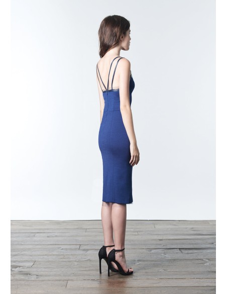 Vestido cóctel azul minimalista con tirantes dobles