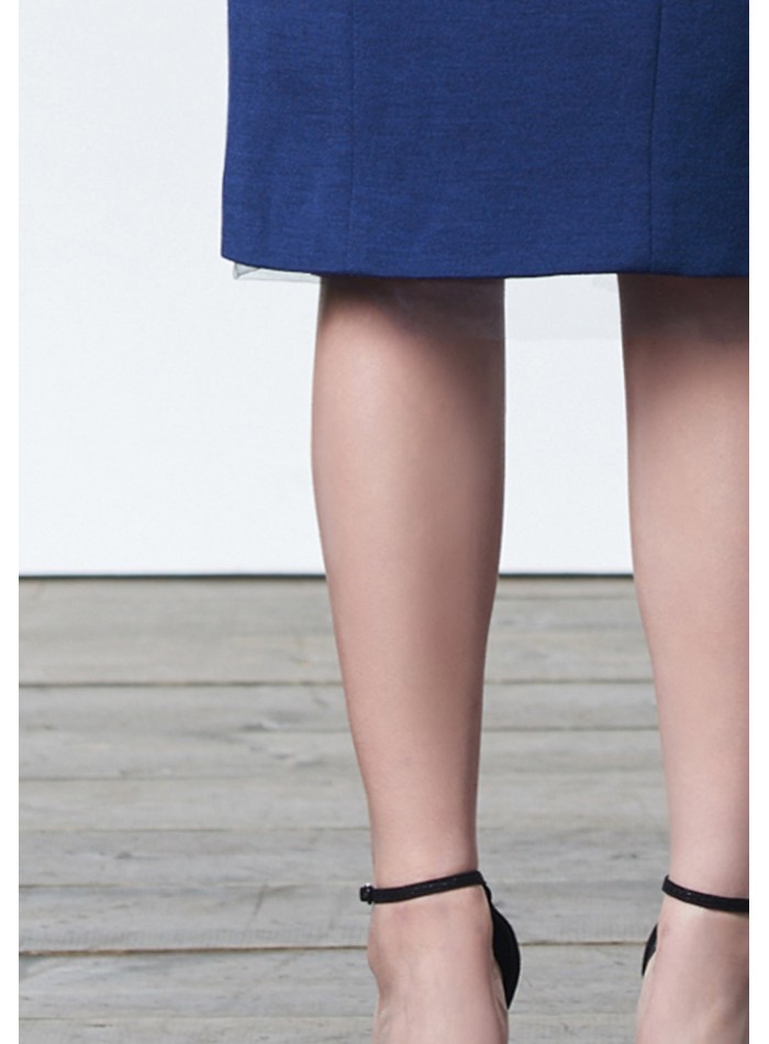 Vestido cóctel azul minimalista con tirantes dobles