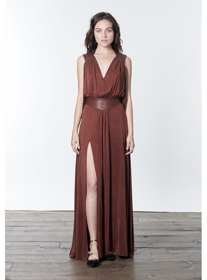 Robe longue avec dos ouvert et ceinture en cuir