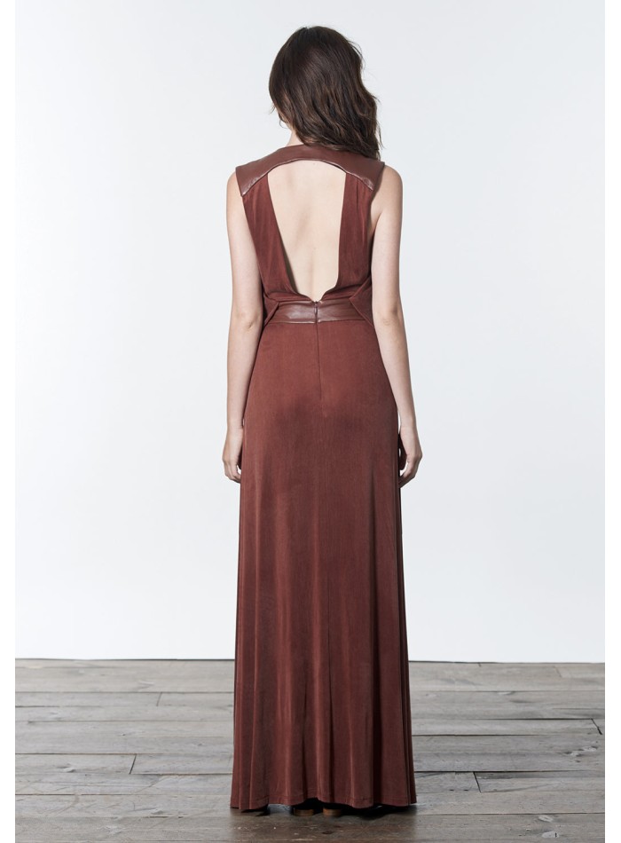 Robe longue avec dos ouvert et ceinture en cuir