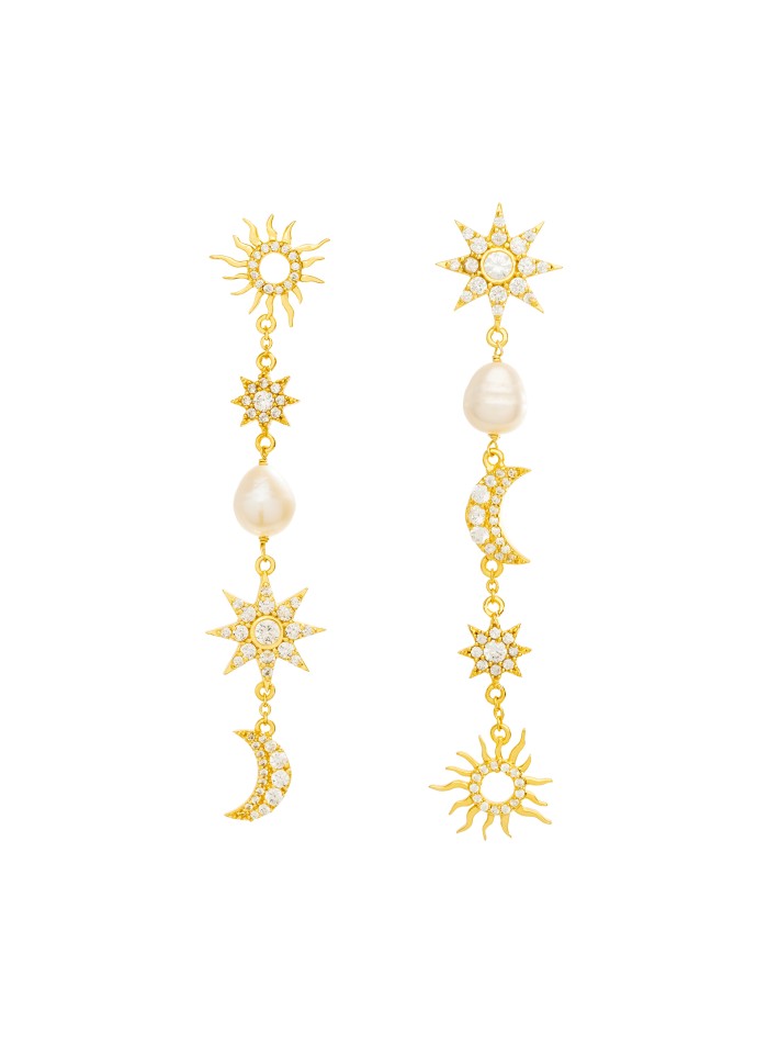 Longues boucles d'oreilles dorées avec lunes et étoiles