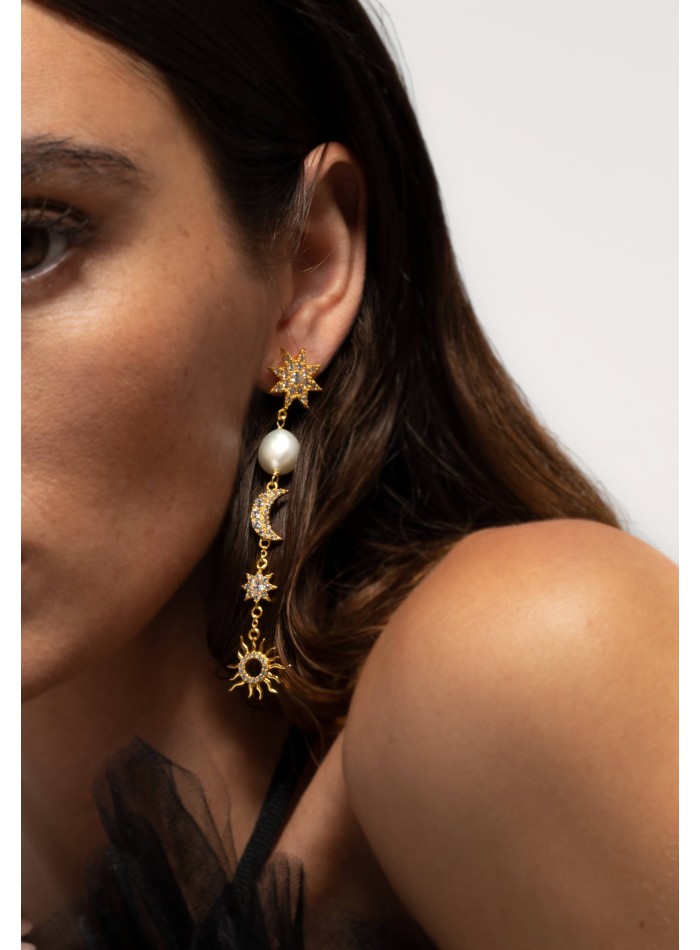 Longues boucles d'oreilles dorées avec lunes et...