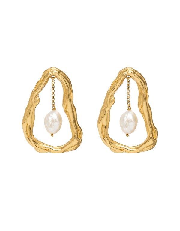 Gold earrings with chain and pearl detail