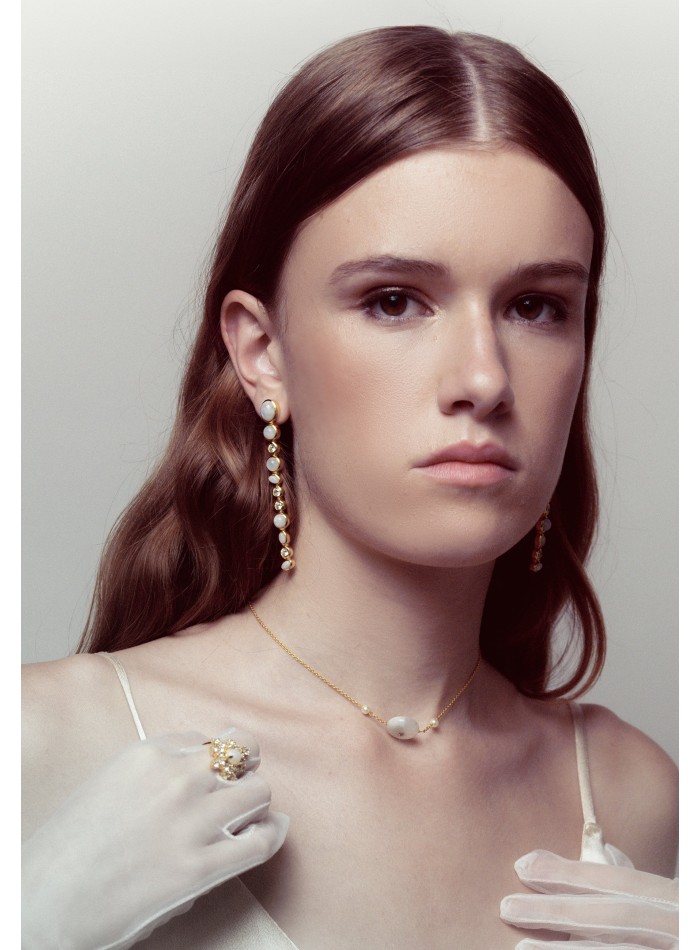 Longues boucles d'oreilles avec plusieurs...