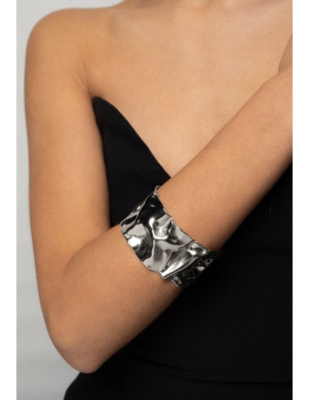 Brazalete ancho plata con textura