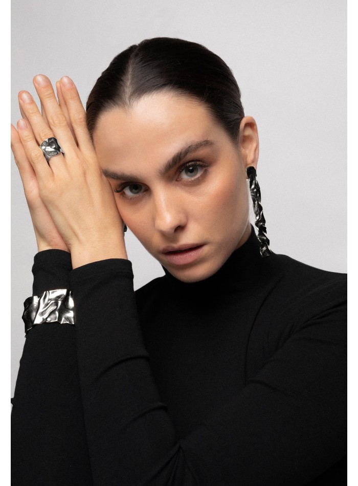 Brazalete ancho plata con textura