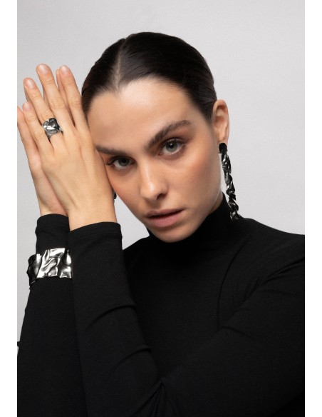 Brazalete ancho plata con textura