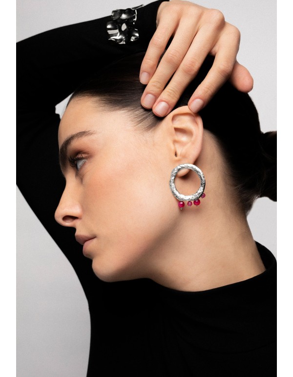 Silver circular earrings with fuchsia stones 2