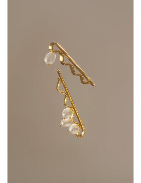 Horquilla dorada con perlas