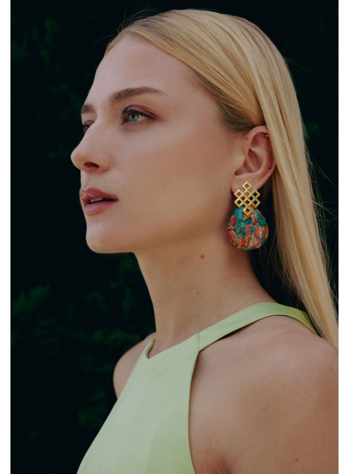 Boucles d'oreilles en forme de nœud sans fin...